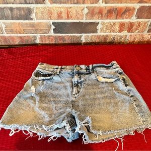 Made and Loved Loft Light Wash Denim Shorts Women’s Size:26/2